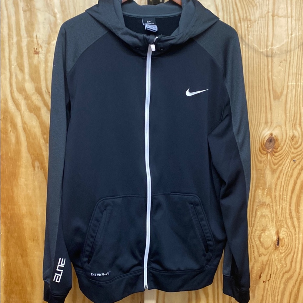 Nike size XXL Therma-fit zip up hoodie.